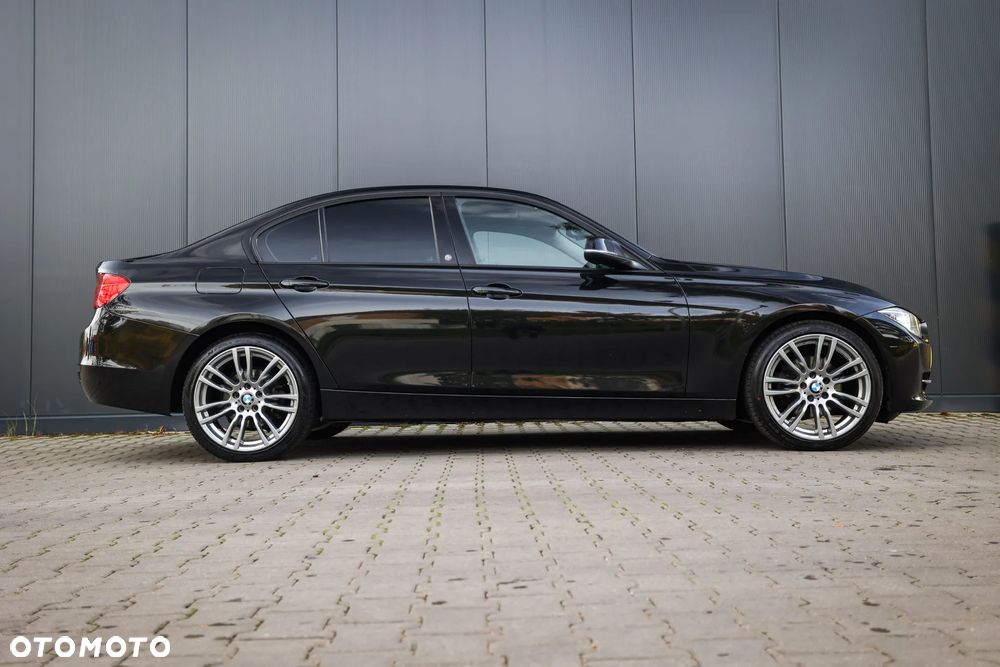 BMW Seria 3 320d Blue Performance Sport Line - 4
