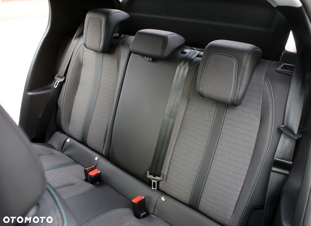 Peugeot 208 1.2 PureTech Allure S&S EAT8 - 19