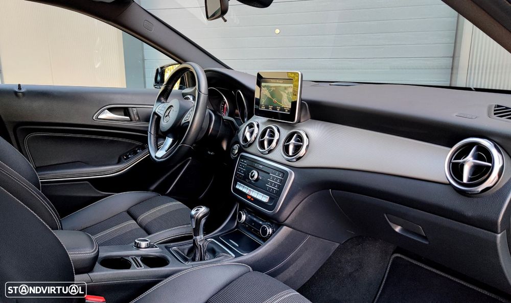 Mercedes-Benz GLA 180 d Urban - 11