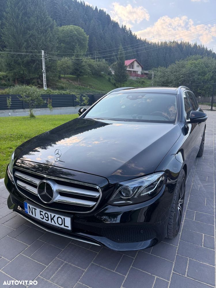 Mercedes-Benz E 220 d T-Modell 4MATIC Aut - 1