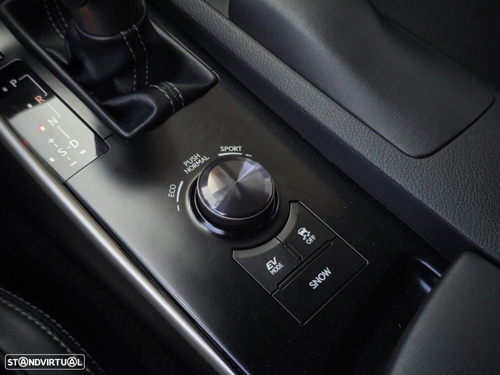 Lexus IS 300H Executive+ - 22