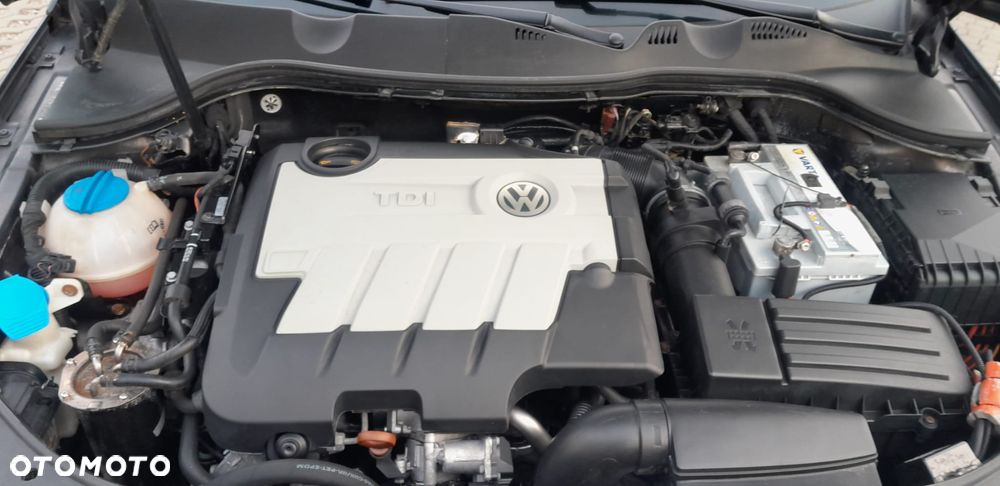 Volkswagen Passat 2.0 TDI Comfortline - 8
