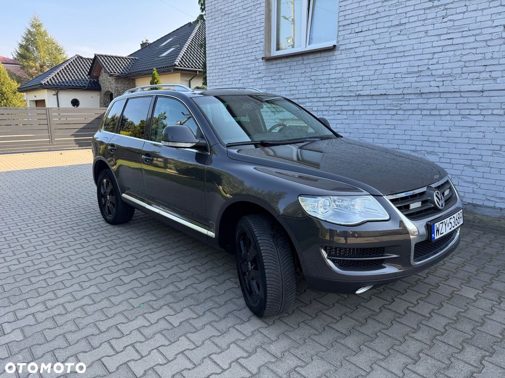 Volkswagen Touareg - 1