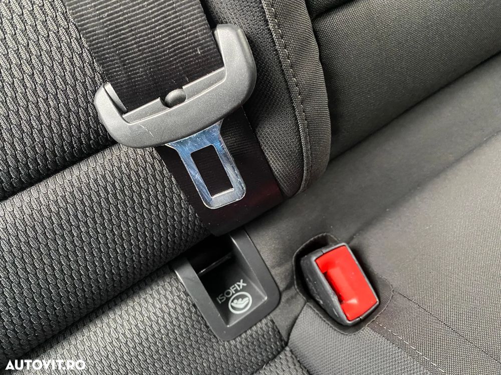 Volkswagen Golf - 24