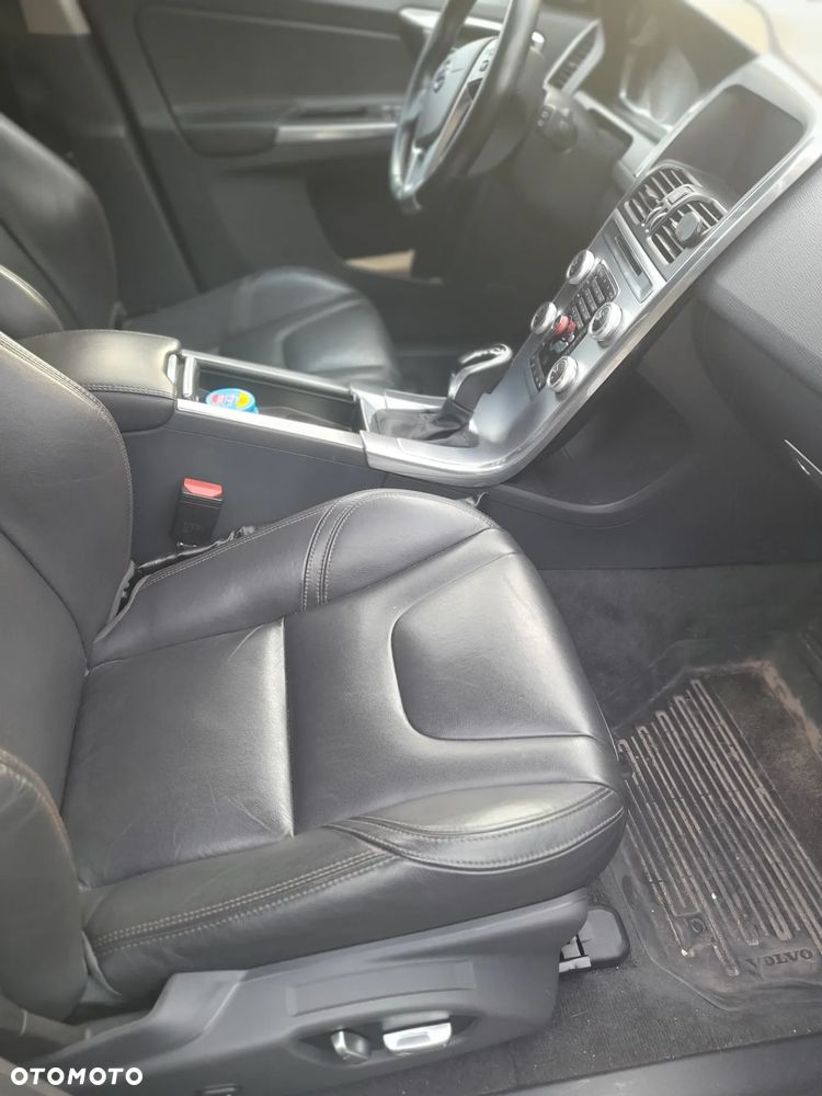 Volvo XC 60 - 6