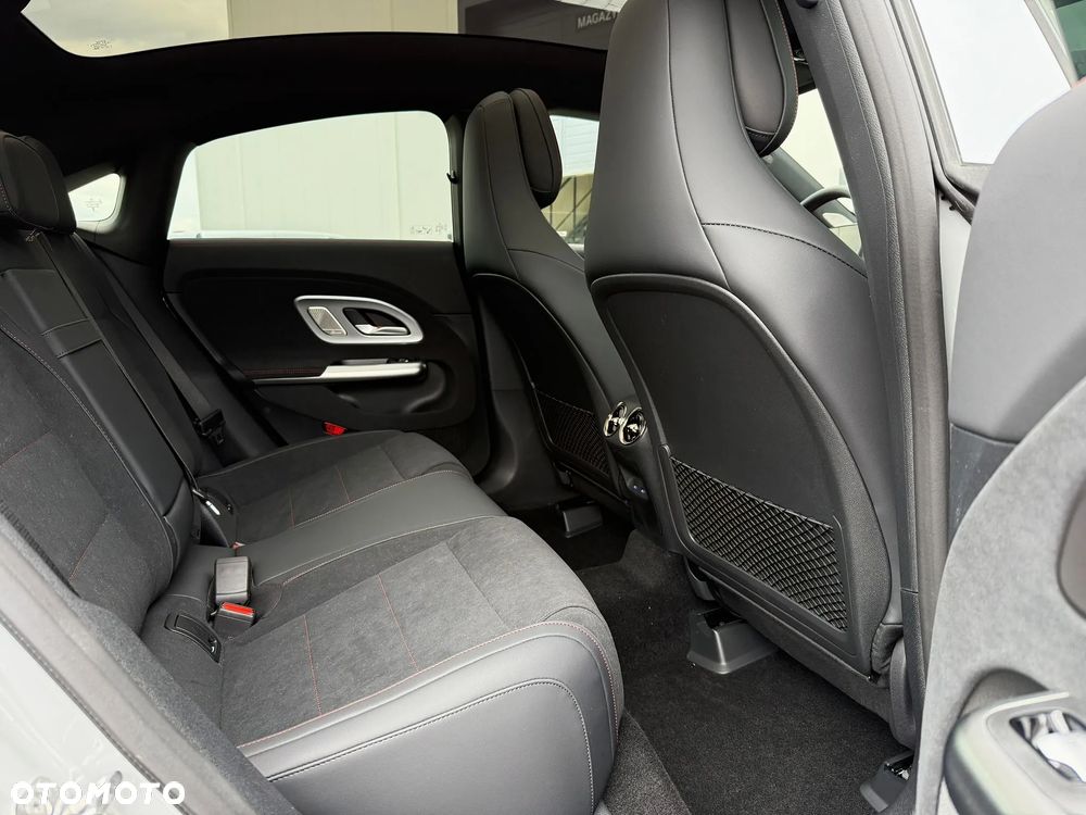 Mercedes-Benz CLA - 30