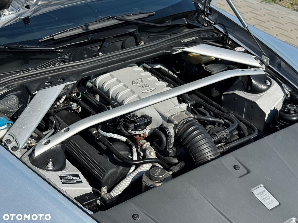 Aston Martin Vantage - 18