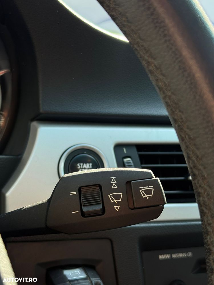 BMW Seria 3 318i - 32