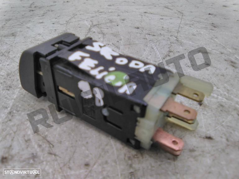 Comando / Botão Desembaciamento De óculo Traseiro  Skoda Felici - 2