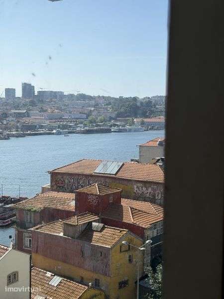 T0 mobiliado no centro do Porto com vista para o Rio Douro - Grande imagem: 4/8