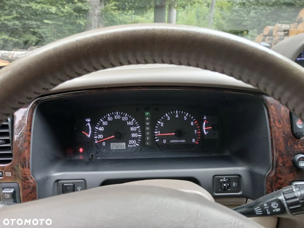 Mitsubishi Pajero - 12