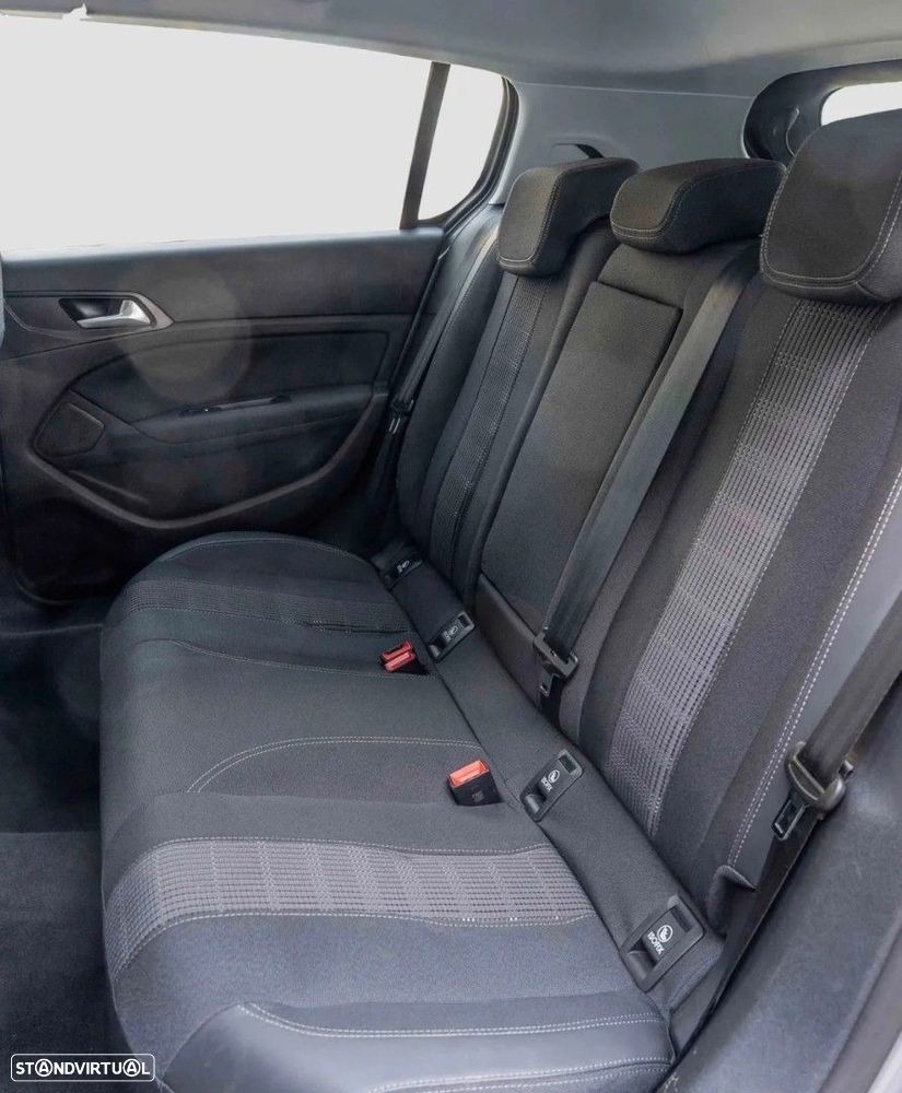 Peugeot 308 1.2 PureTech Allure EAT8 - 14