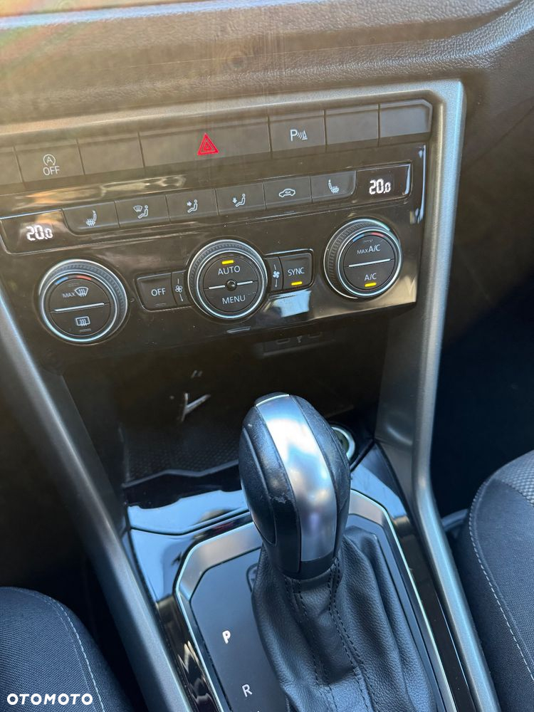 Volkswagen T-Roc - 19