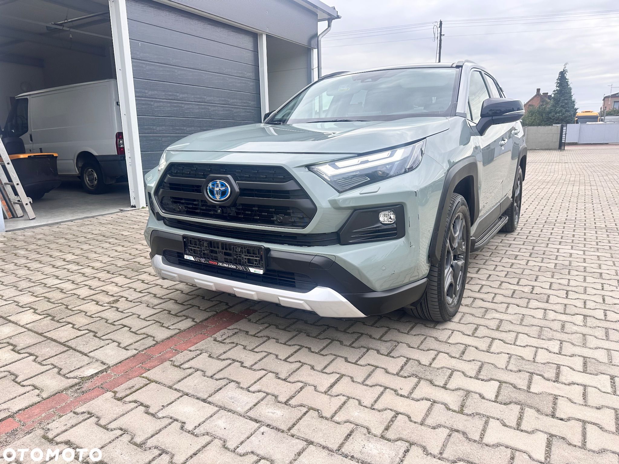 Toyota RAV4 - 1