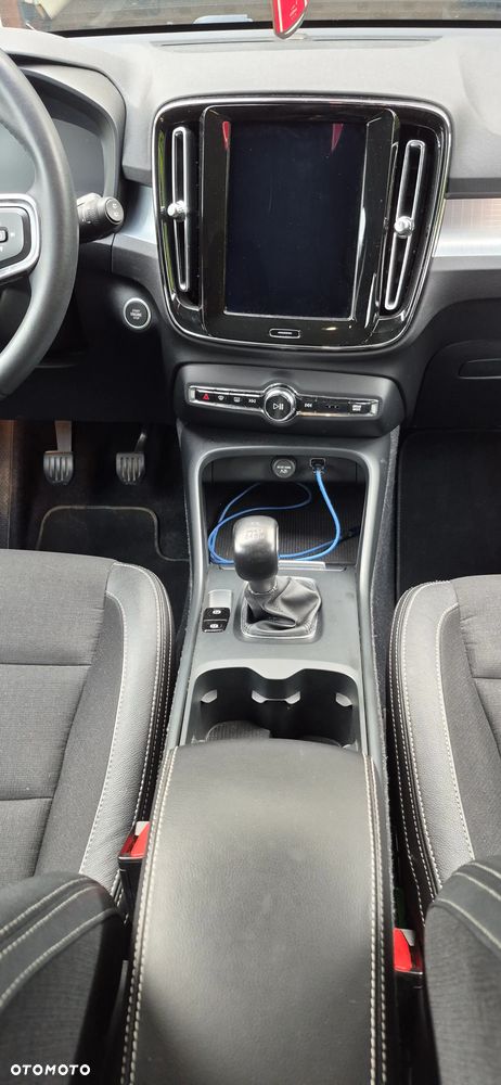 Volvo XC 40 T3 Momentum Pro - 8