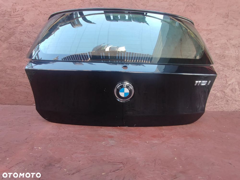 BMW E81 / E87LCI / E87 ORYGINALNA KLAPA BAGAŻNIKA TYŁ W KOLORZE SCHWARZ 2 668 O NR.  41 62 7 133 898 / 41 62 4 391 291 OEM - 2