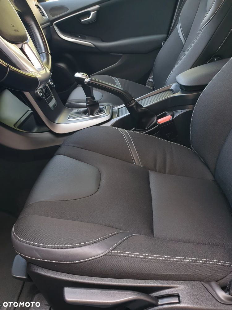 Volvo V40 D2 Linje You - 25