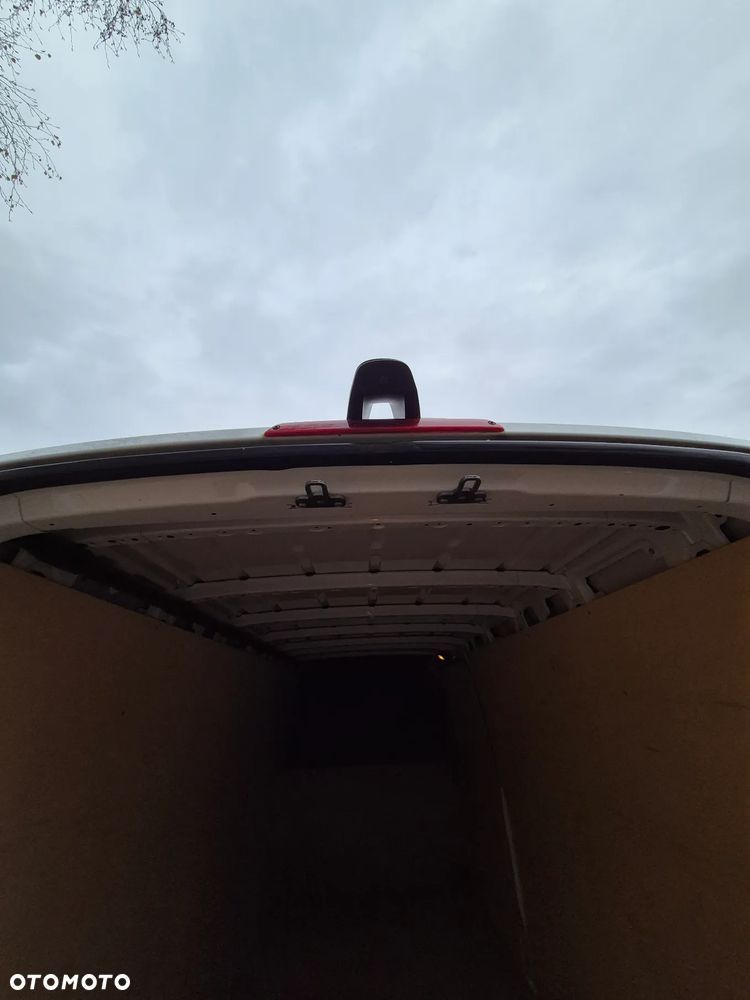 Mercedes-Benz Sprinter - 24