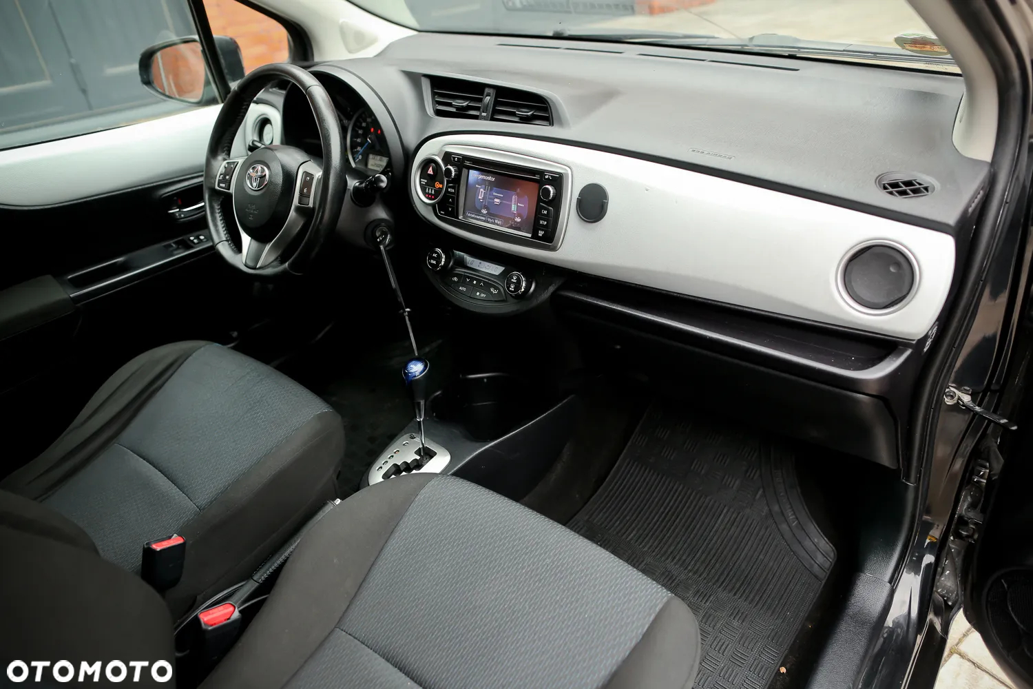 Toyota Yaris ver-hybrid-1-5-vvt--i-comfort - 24