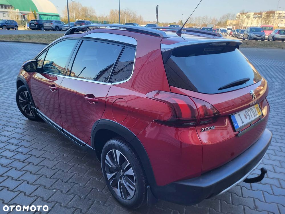 Peugeot 2008 BlueHDi 100 STOP & START Allure - 22