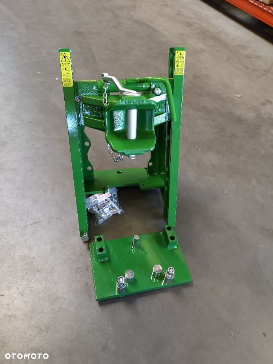 System zaczepowy John Deere seria 5E, sanki, korpus, zaczep, rama