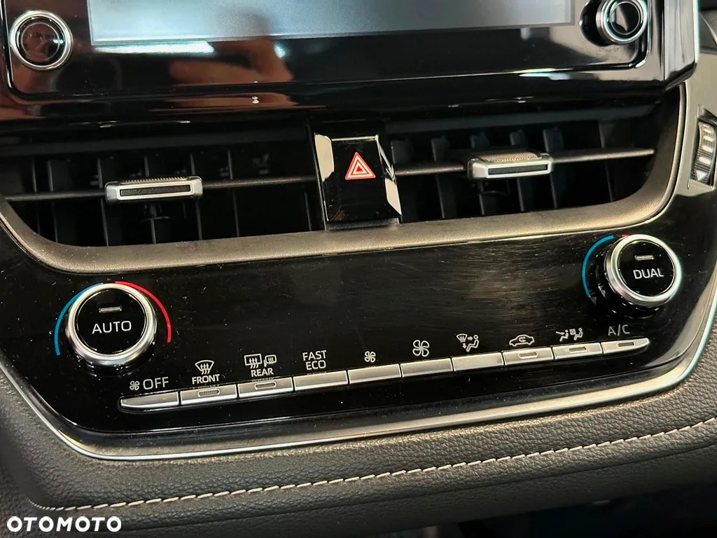 Toyota Corolla 2.0 Hybrid Comfort - 26
