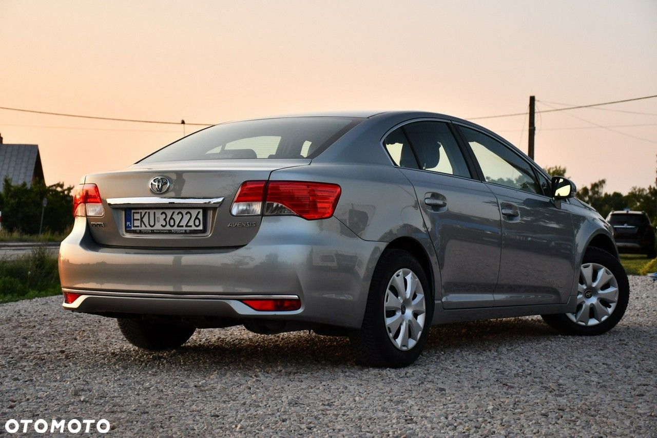 Toyota Avensis - 26