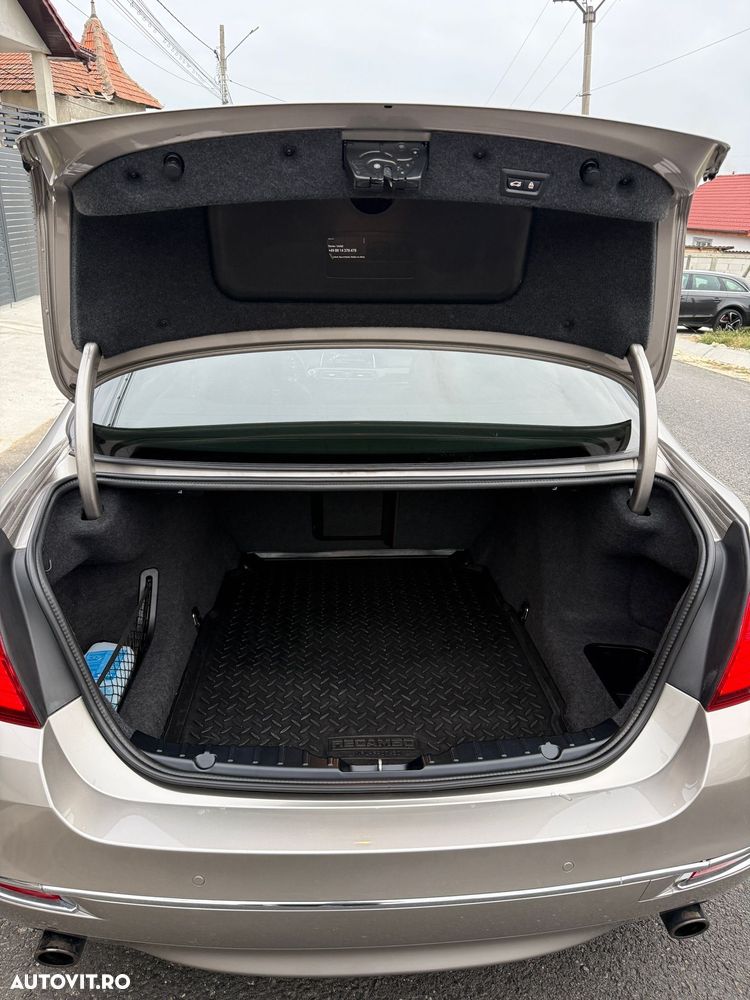 BMW Seria 5 535d xDrive Touring Sport-Aut. Luxury Line - 13