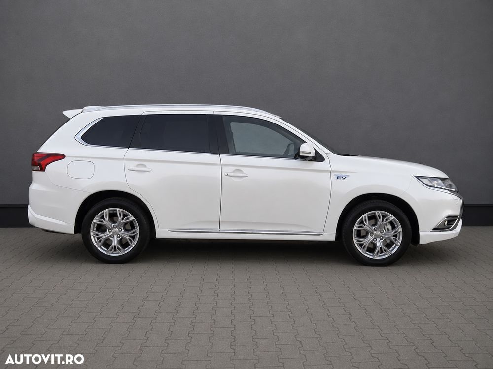 Mitsubishi Outlander 2.4 4WD Diamant+ - 18