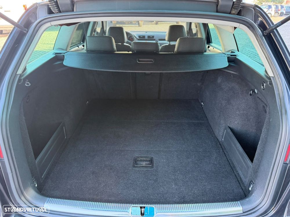 VW Passat 2.0 TDI 4M Confortline - 17