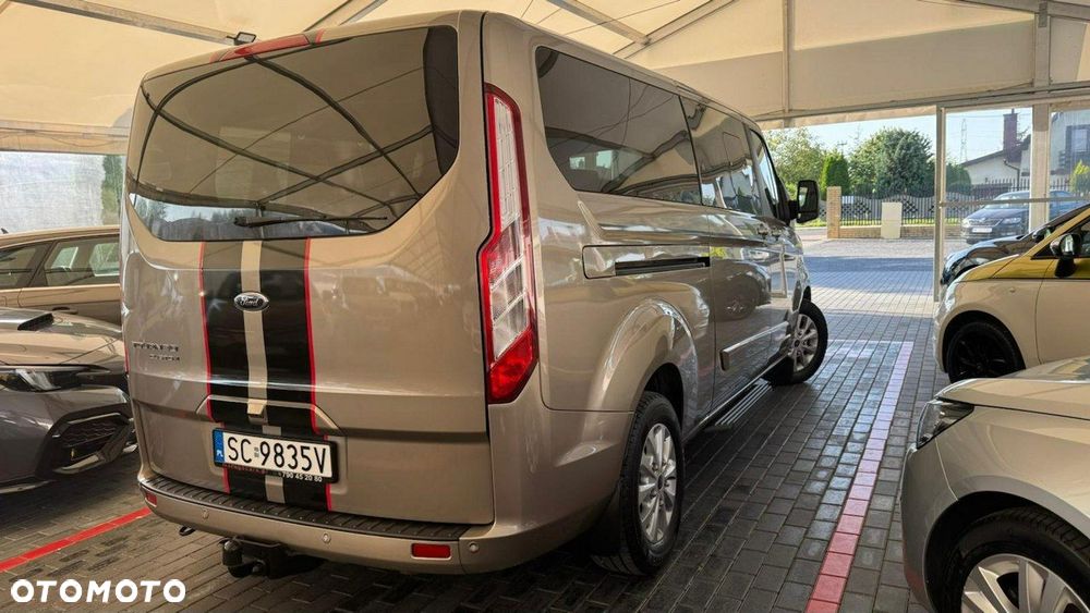 Ford Tourneo Custom - 30