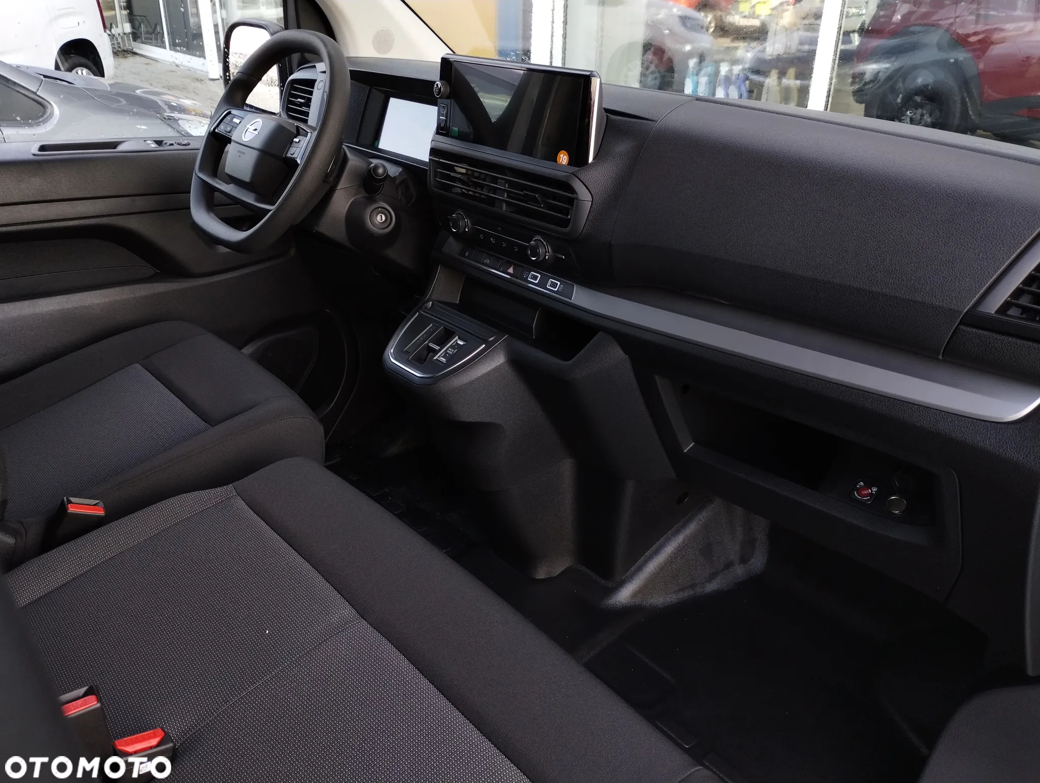 Opel Vivaro Extra Long - 12
