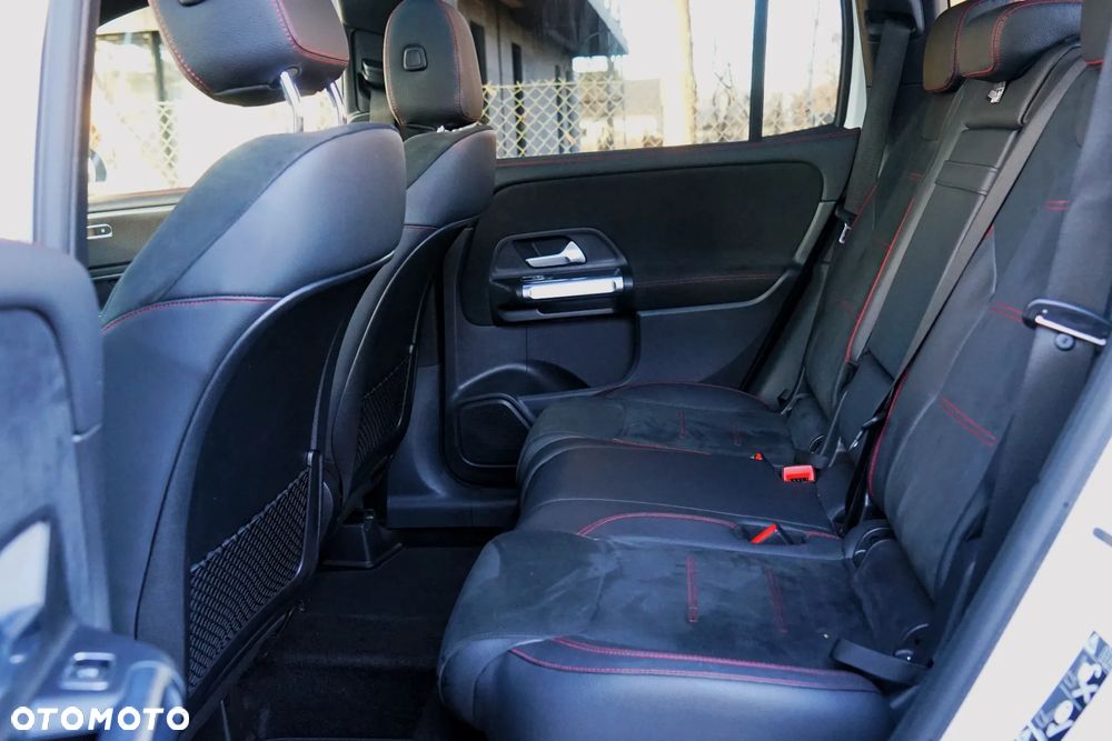 Mercedes-Benz GLB 200 AMG Line 7G-DCT - 12