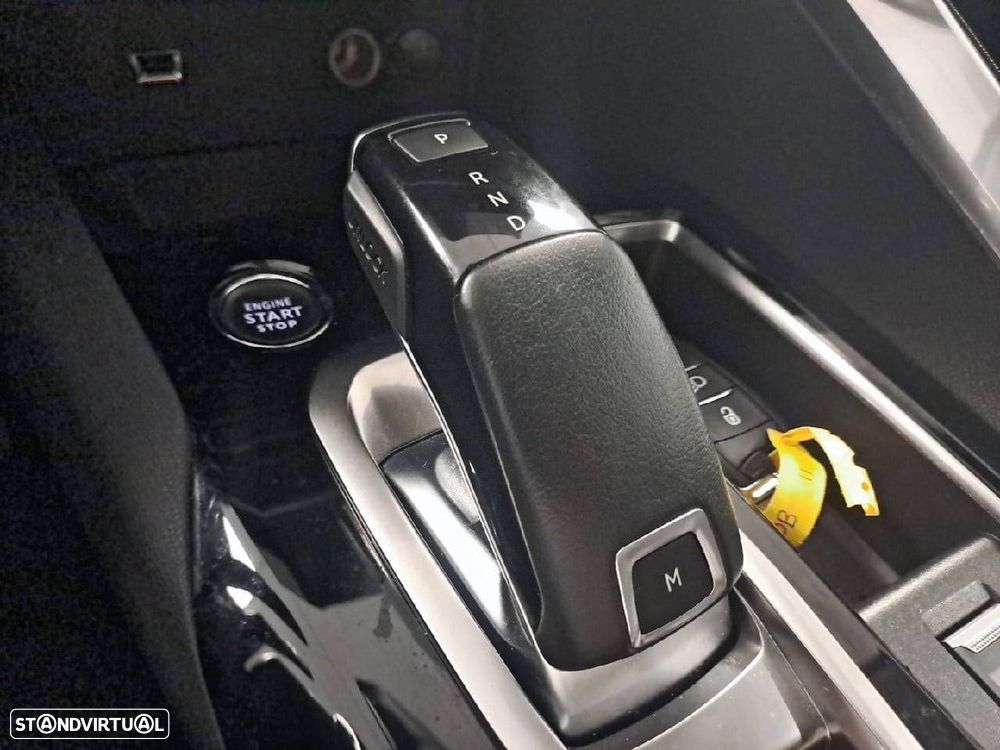 Peugeot 3008 1.5 BlueHDi Allure Pack EAT8 - 19
