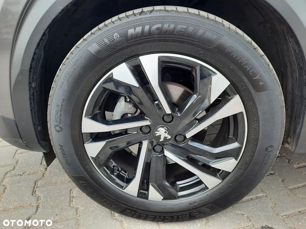 Peugeot 2008 1.2 Pure Tech GPF Allure S&S EAT6 - 10