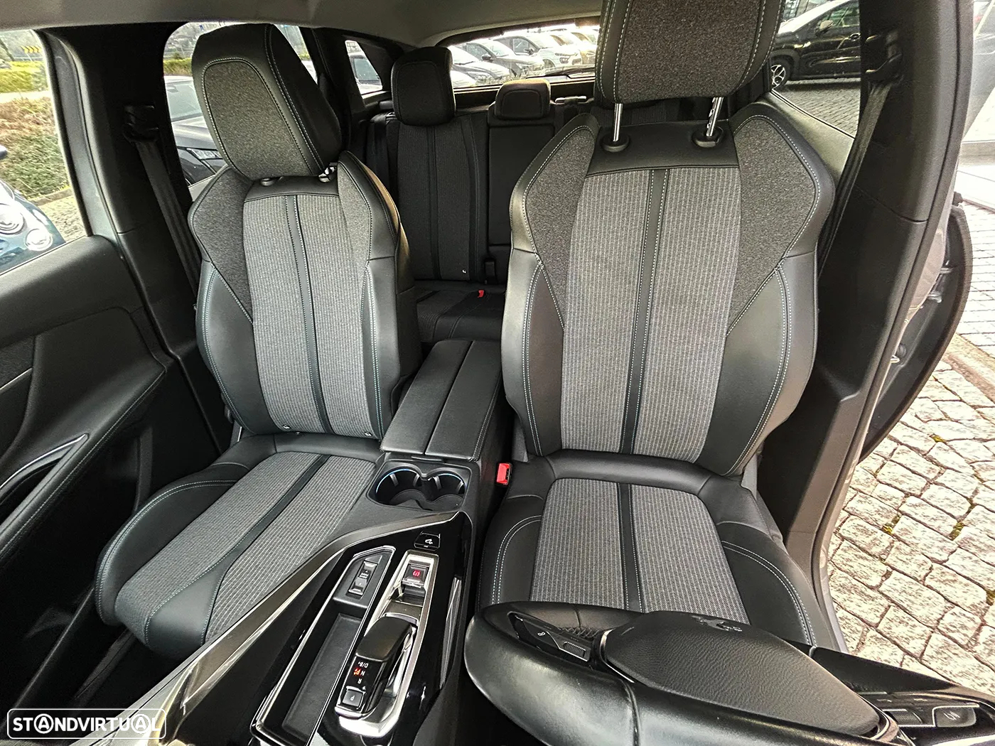 Peugeot 3008 1.6 Hybrid4 Allure Pack e-EAT8 - 31