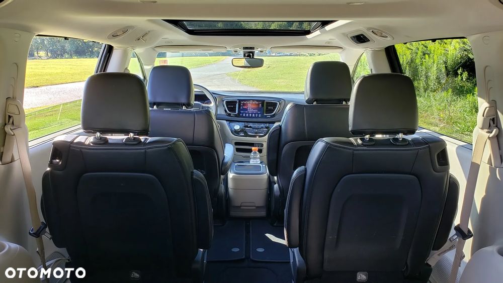 Chrysler Pacifica - 21