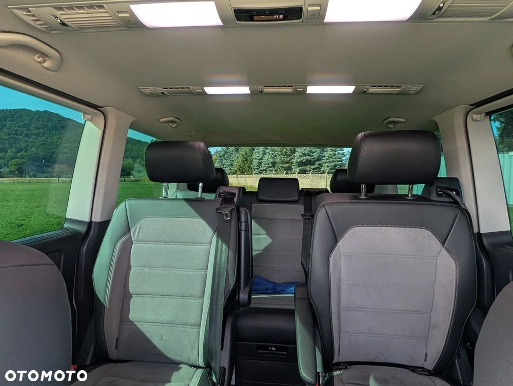 Volkswagen Multivan - 9