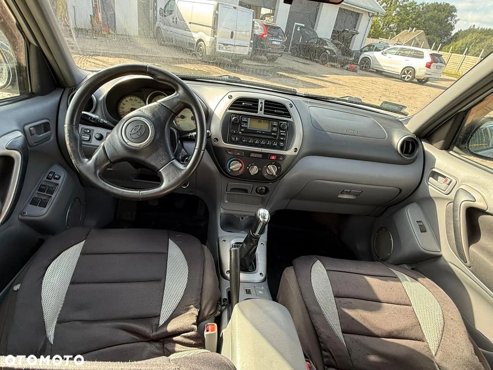 Toyota RAV4 D-4D 4x4 - 8