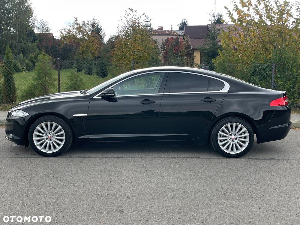 Jaguar XF 2.2 D Premium Luxury - 25