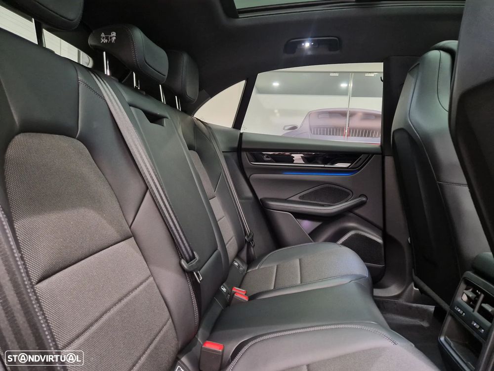 Porsche Macan Standard - 24