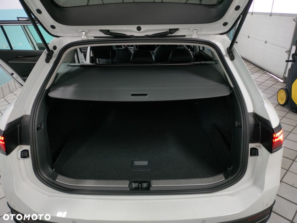 Volkswagen Passat - 18