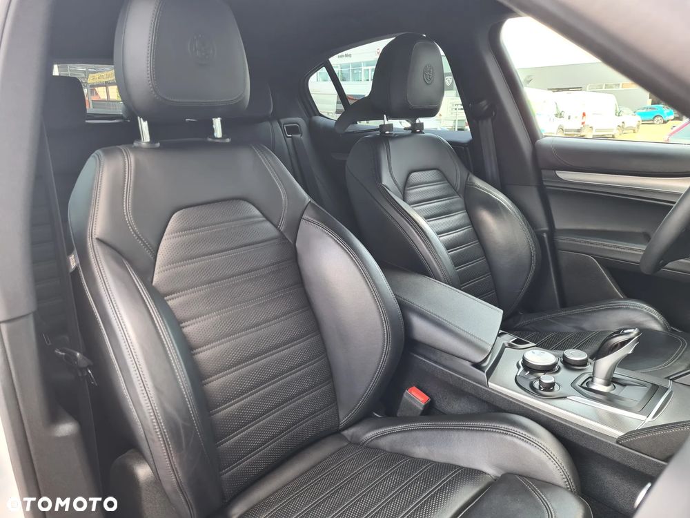Alfa Romeo Stelvio 2.0 Turbo B-Tech Edition Q4 - 29