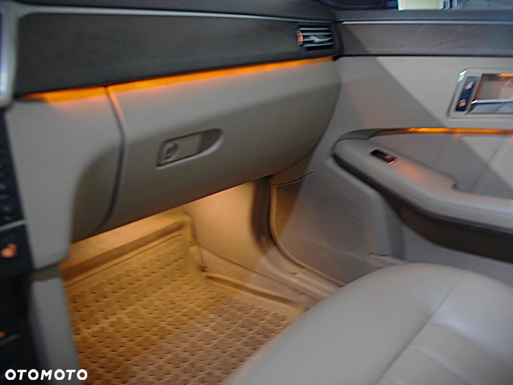 Mercedes-Benz Klasa E ver-200-cgi-blueefficiency-elegance - 39