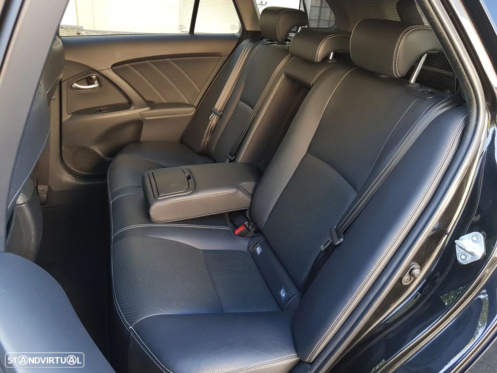 Toyota Avensis Touring Sports 1.6 D-4D Luxury+GPS - 28