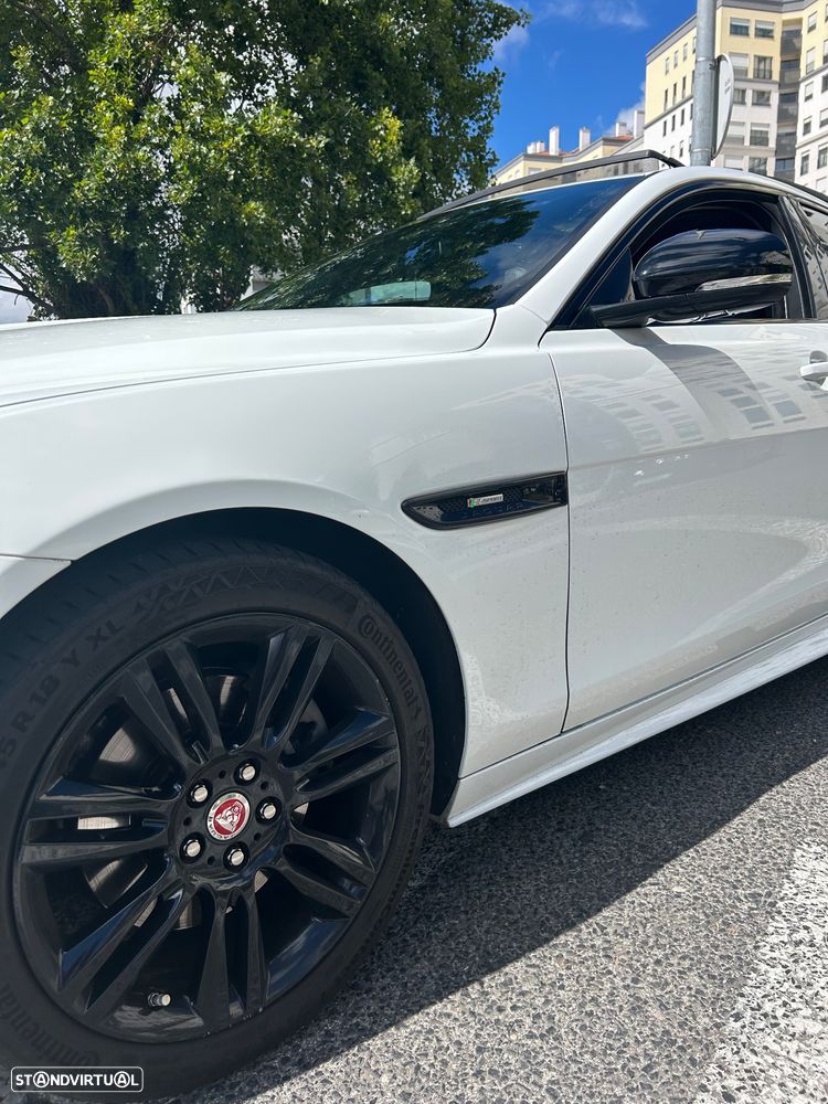 Jaguar XE 2.0 D R-Sport Aut. - 2