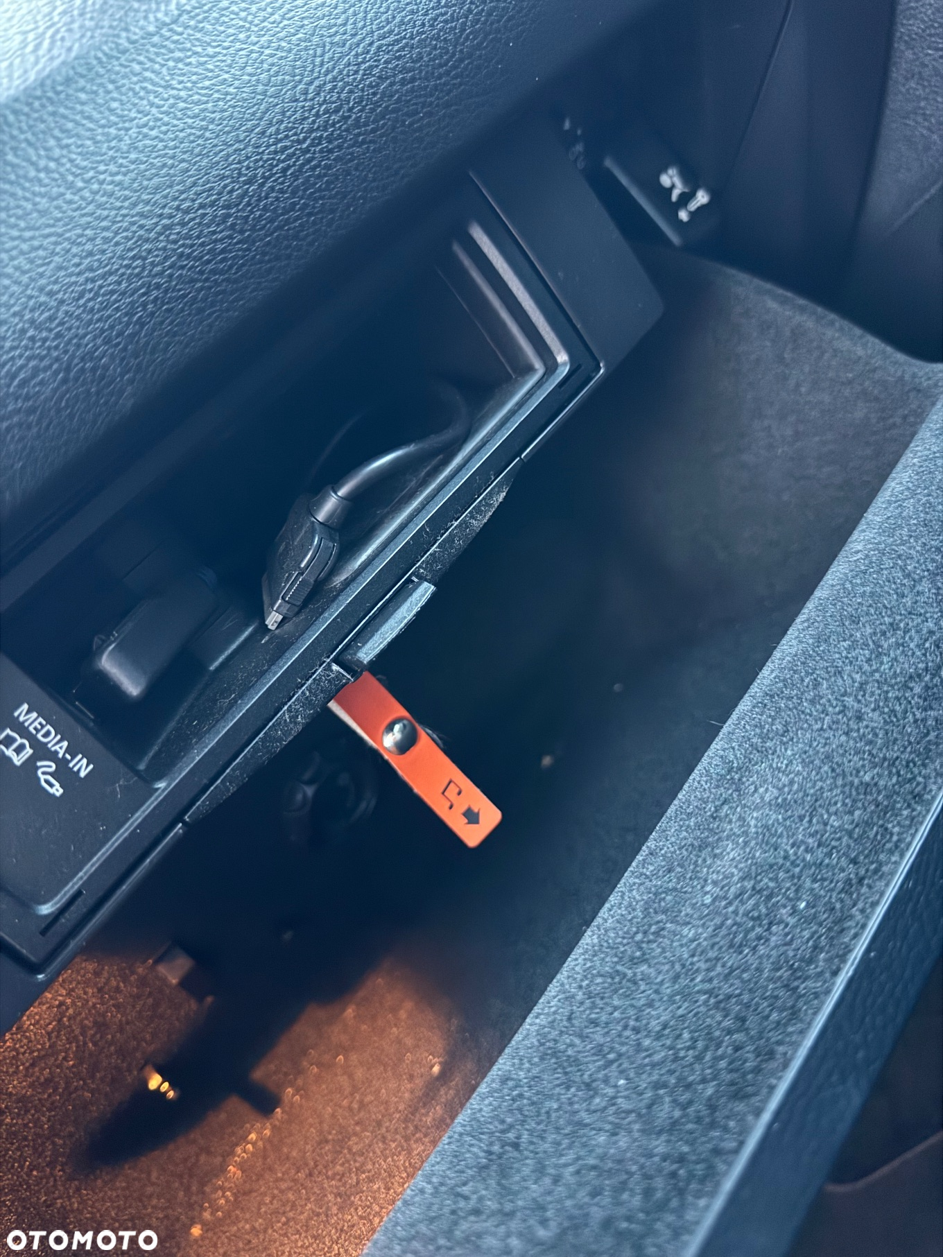 Volkswagen Passat 2.0 TDI Highline - 30