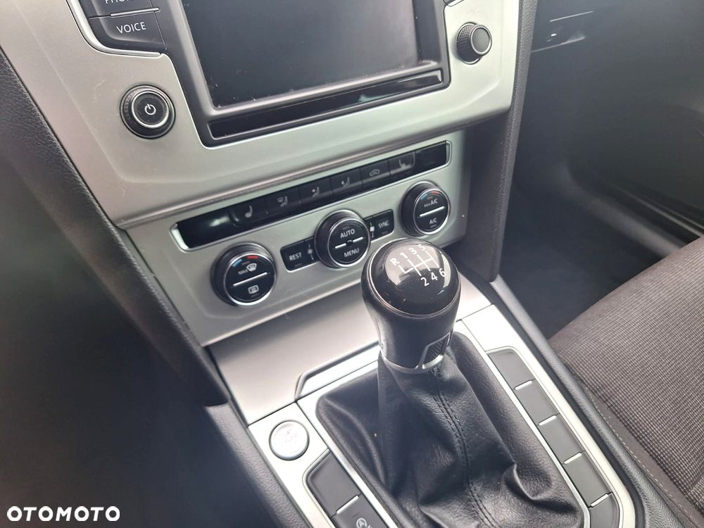 Volkswagen Passat 1.4 TSI ACT (BlueMotion Technology) Comfortline - 11