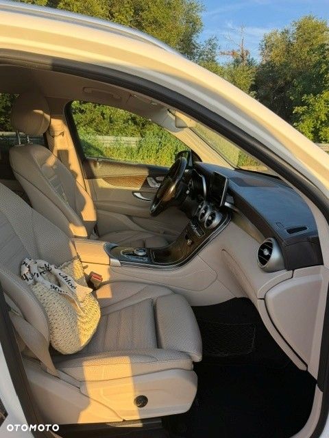Mercedes-Benz GLC - 21