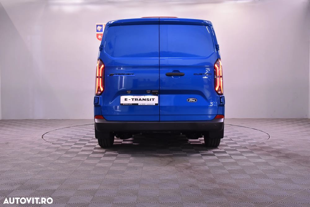 Ford Transit Custom Van - 4